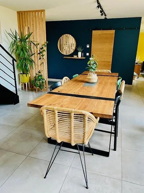 度假居 Maison Moderne Avec Piscine Bains-sur-Oust 法国
